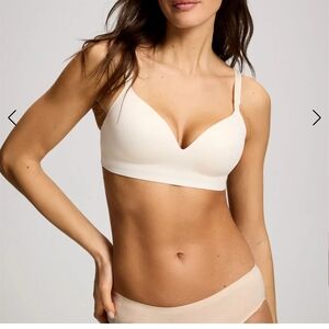 Soma Embliss Luxe Wireless Lace J Hook Bra NWOT